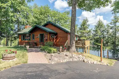 Image de Bouchard Shores Resort on Lake Tomahawk - Hilltop Cabin