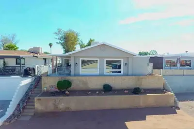 Image de 3-bedroom house in fabulous Bullhead City with Ac, WiFi, and riverfront view.