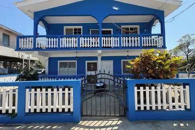 Charming 2-bedroom house with Ac, WiFi in adorable Dangriga