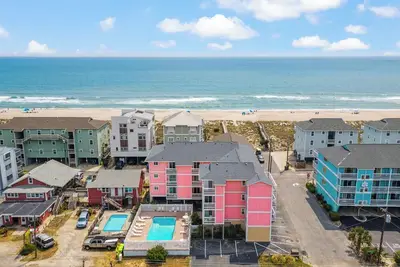 Image de Ocean & Lake Views! Walkable! Saltwater Pool! Direct beach access!