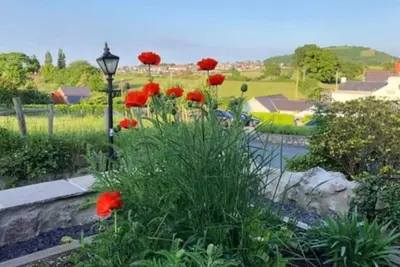 Image de 2 Bedroom Double Fronted Cottage - near Llandudno & Conwy