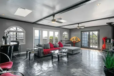Image de Amazing views & large patio, central La location
