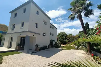 Image de Nouvelle Annonce:Villa d'exception à quelques pas de la mer, chambres climatisées