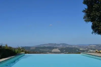 Image de Gîte, où la Toscane est toujours authentique. Villa du 16e s. , piscine: Quercia