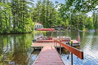 Image de Lakefront Home with Private Dock and Kayaks/SUPs