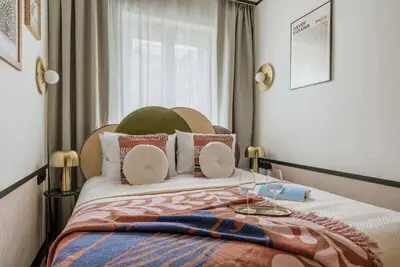 Image de City Room with a Garden View