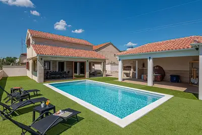 Image de Maison de vacances Sibenik pour 1 - 6 personnes avec 2 chambres à coucher - Maison de vacances