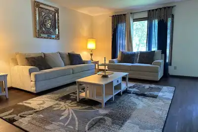 Image de Spacious 5-Br Home - Near Cle Clinc + Cwru