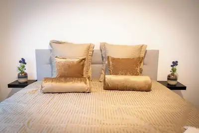 Image de Hip & modern ground floor apartment with 2 billiard tables and all amenities!