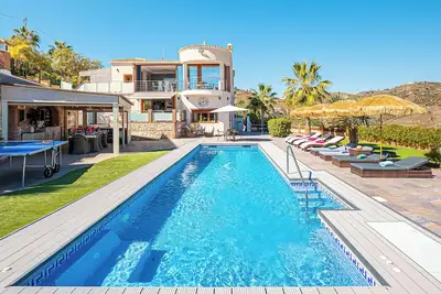 Image de Exceptional villa \"El Espuela\" with 25m pool & whirlpool, gardens & lots of tranquillity