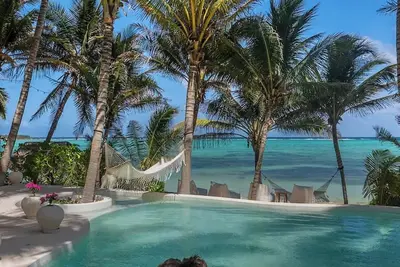Image de oliman Bay Beachfront Villa • Private Pool & Direct Beach Access
