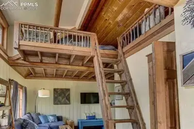 Image de Charming cabin in delightful Woodland Park with WiFi