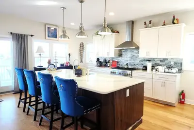 Image de 4-bedroom waterfront house in wonderful Avalon