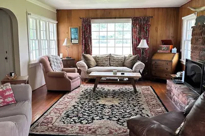Image de The River House. 5 miles from Crater Lake entrance.