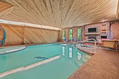 Image de Indoor Pool&Hot tub, Game Room, Sauna, Movie Room