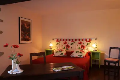Image de Chambres d'HĂ´tes Ă la campagne - Le Cos des Pommes