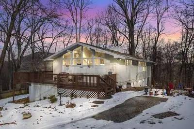 Image de The Nest: 4br Treetop Cabin Near Lake, Slopes & Gettysburg, The Nest