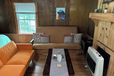 Image de Cozy Off Grid Cabin near the Blueridge Parkway and Appalachian Trail.