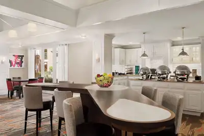 Image de Executive King 1br Suite w/Breakfast, Pool & Gym