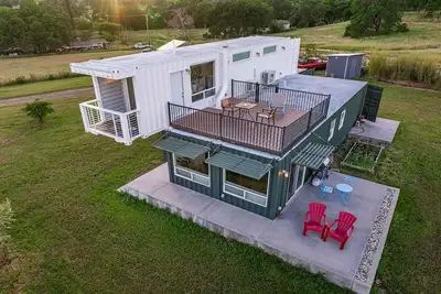 Image de Unique Container Home w/ Views