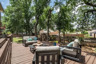 Charming home w/Backyard Oasis Near Denton Square