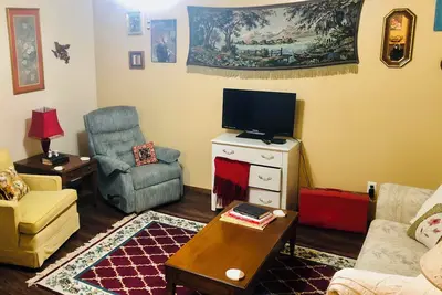 Image de Button's Apartment-Cozy vintage-style 2-bedroom place in historic Batesville
