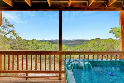 Image de Cozy Cabin - Hot tub, Views, Wimberley Area