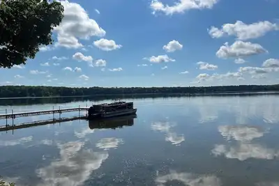 Image de Kawartha Home on the water - this stunning compound is 12 minutes to Lakefield