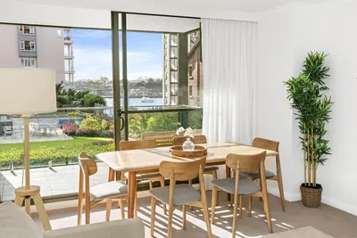 Image de Sydney- Sx339 Sussex Street - Approx. $1300-$1750 per/week Cbd Chinese Gardens Views In Modern Two Bedroom Apartment