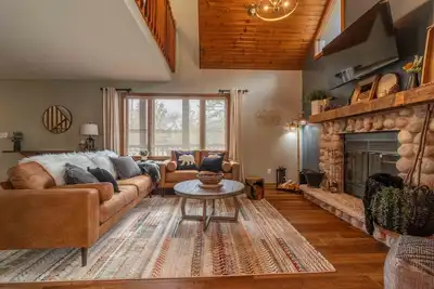 Image de Stylish Cabin-Hot Tub Game Room Near Sand Valley