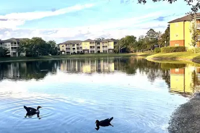 Image de Lakeview Apt Close to Beaches, Airport, Downtown!