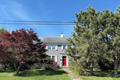 Image de Charming 4 bedroom house in heart of Bellport Village. Summer season rental 18k