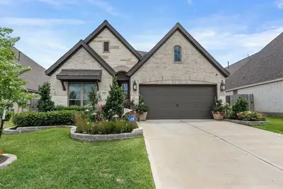 Image de Charming 3-bd house w/ nearby lake access, pickleball court, & outdoor kitchen