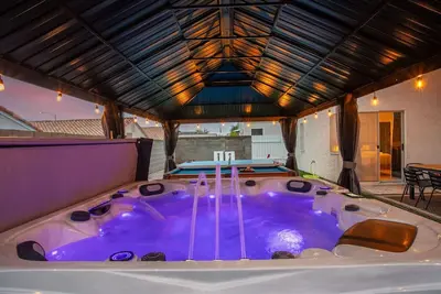Image de Vegas Relaxing 4 Br Outdoor Games Galore