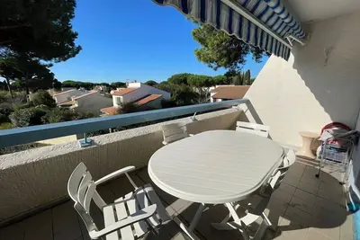 Image de Bel Appartement de Type T3, 4 couchages, terrasse, au calme, lac du ponant, golf 100m. . . . . .