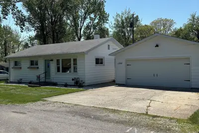 Image de Charming 3-bedroom home in Sandusky -Bay View- new deck, close to Cedar Point!