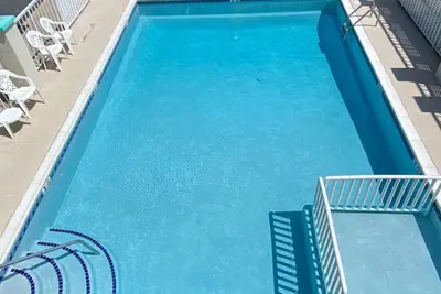 Image de Cozy Beach Studio Condo with Pool and Parking