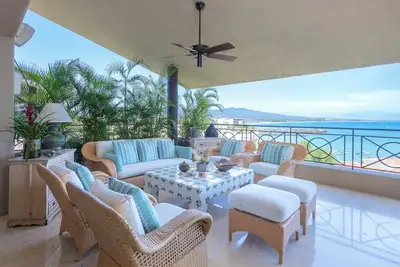 Image de Hacienda de Mita Penthouse 6-2/Cook/GolfCart/Premier Member/Stunning Ocean Views