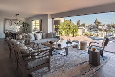 Image de Summer On The San Francisco Bay. . . 50' Boat Dock. . . Solar-Heated Pool