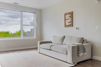 Image de Blueground | St. Elizabeth's, Ac, w/d, nr med ctr