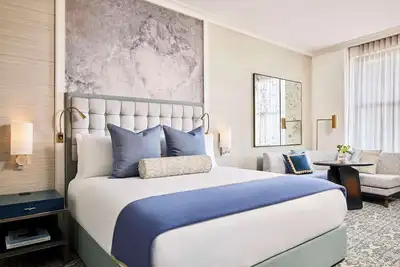 Image de 2 Connecting Suites + Connecting Room at a 5⭐️ Hotel