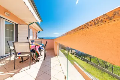 Image de Appartement de deux chambres avec la terrasse Baska, Krk (A-24415-a)