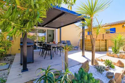 Image de Maison neuve avec piscine - Parking inclus