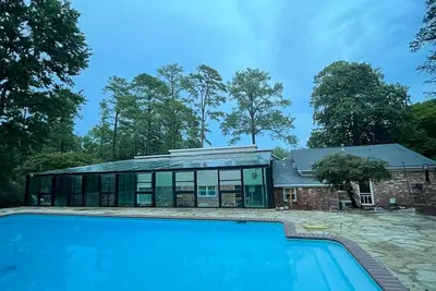 Image de Scenic 7-bedroom Expansive Pool Home: Outdoor Sunroom near Ft. Moore, CopperCreek