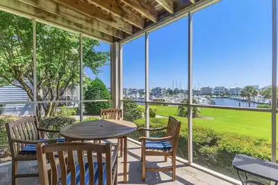 Image de First Floor Dog Friendly Marina Condo with Access to the St James Beach Club & Pool on Oak Island