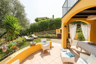 Image de Maison de vacances 'L'ulivo' Ă quelques pas de la mer avec vue sur le jardin, Wi-Fi et climatisation
