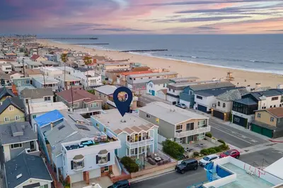 Image de Topside Newport | Rooftop Balcony + Ocean Views + Walk to Pier, Marina Village
