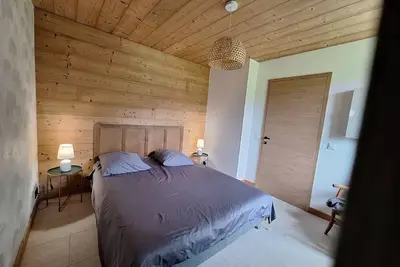 Image de Unique! Maison cosy avec plage de sable privée, bord de rivière, salle de jeux