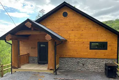 Image de Brand New, 2-bedroom 2-bath cabin with Ac, WiFi in awesome Sevierville