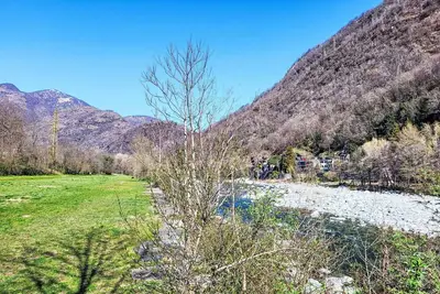 Agréable appartement avec Wifi, Tv, balcon, animaux admis, vue panoramique et parking